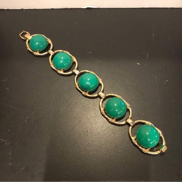 Stella Dot “Zinnia” Statement Bracelet, gold tone with green cabochons - Picture 12 of 15